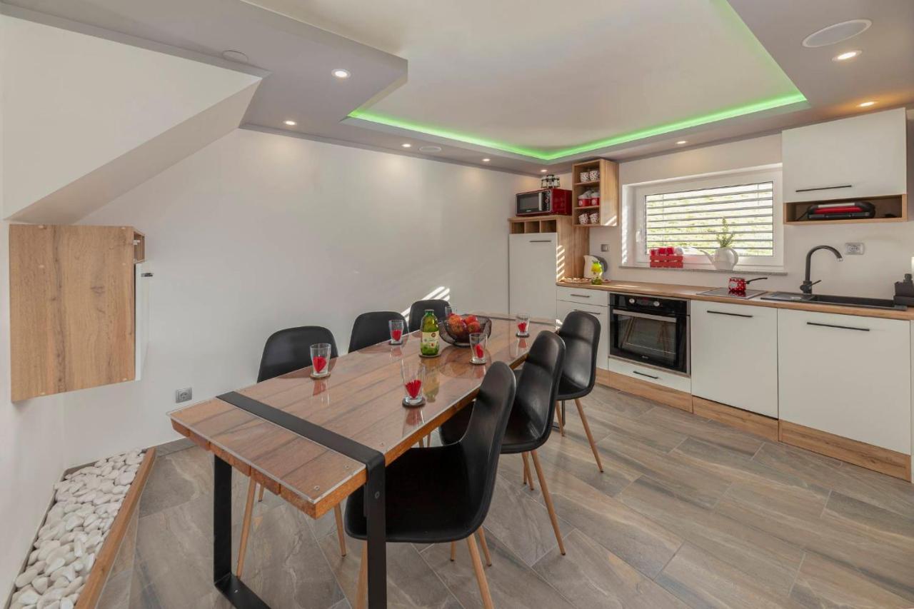 Holiday House Vikend Polzela Экстерьер фото